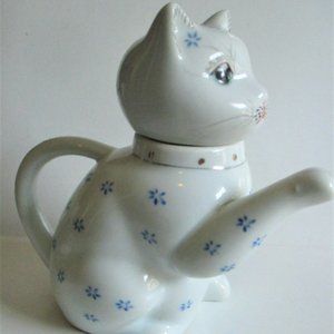 China Cat Vintage Teapot or cream pitcher